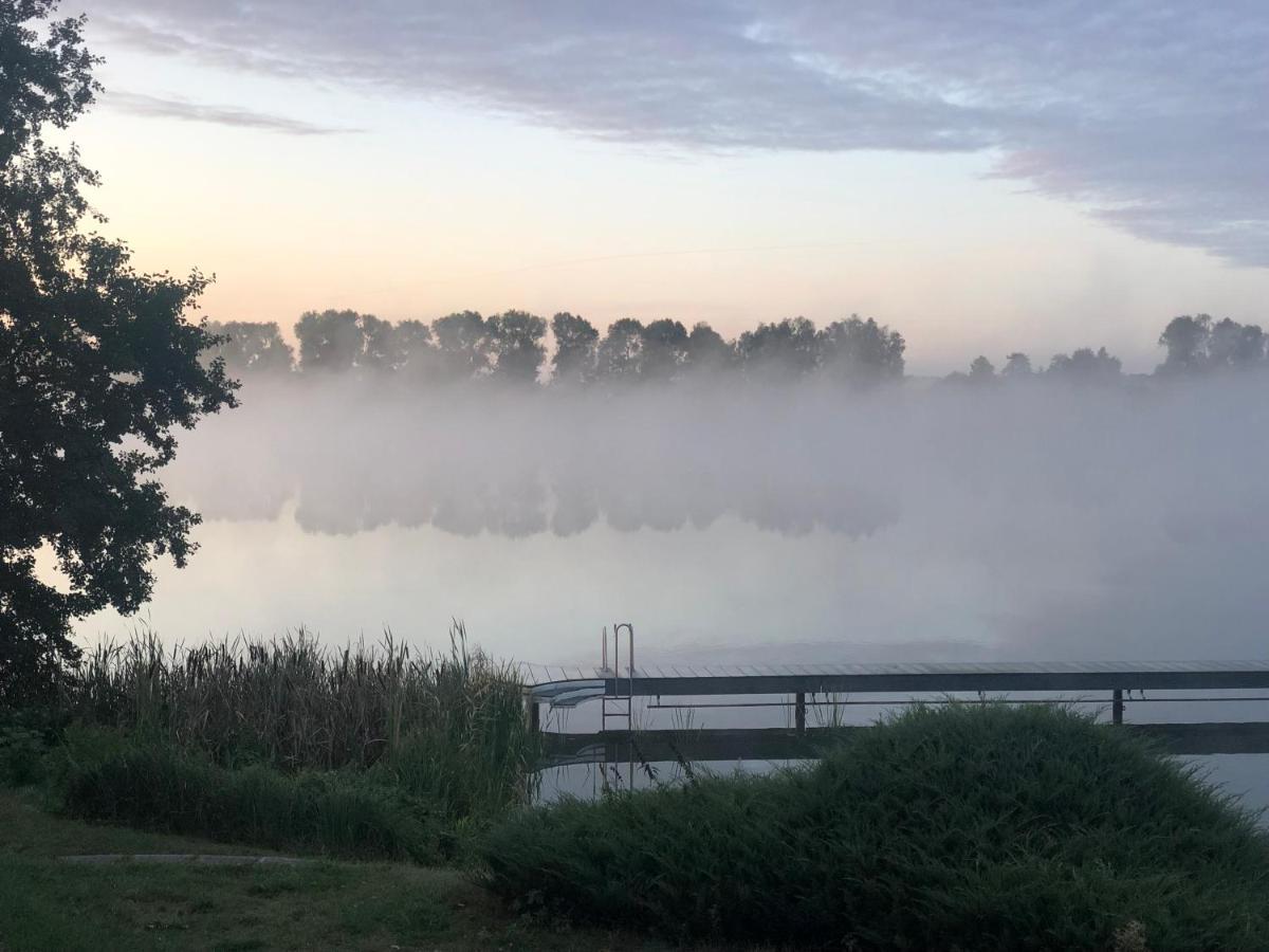 Hotel & Restaurant Haus Am See Locknitz 외부 사진