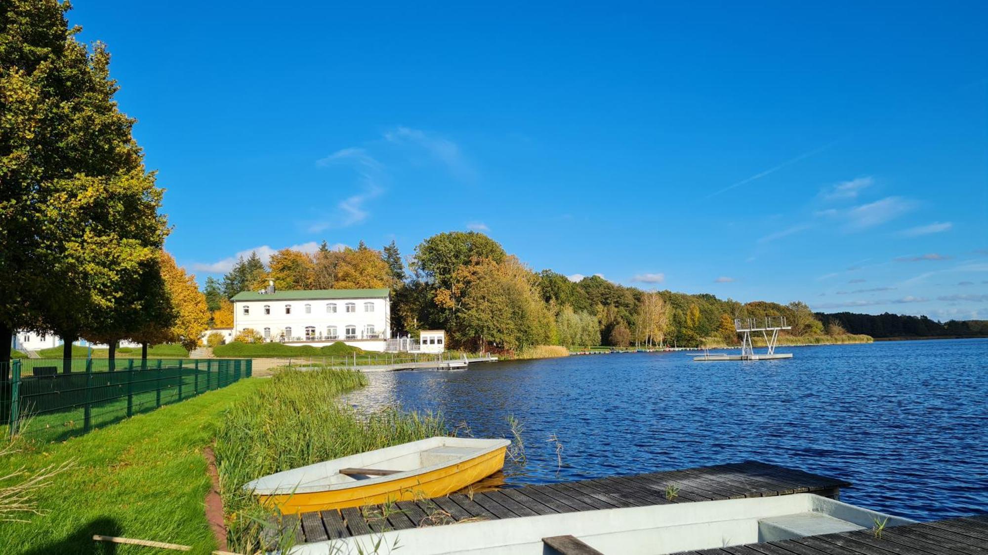 Hotel & Restaurant Haus Am See Locknitz 외부 사진